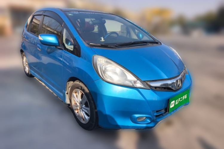 Used Honda Fit 2011 1.5L automatic panoramic sunroof version
