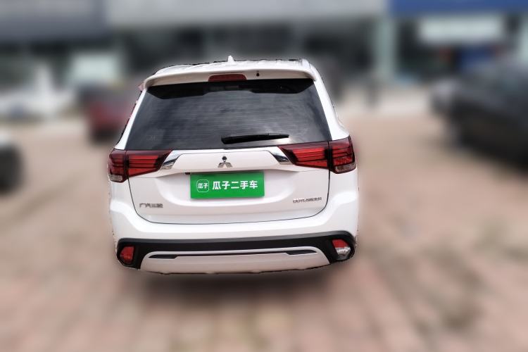 Used Mitsubishi Outlander 2020 2.0L Two-Wheel Drive Enjoyment Version 5 Seats Rear