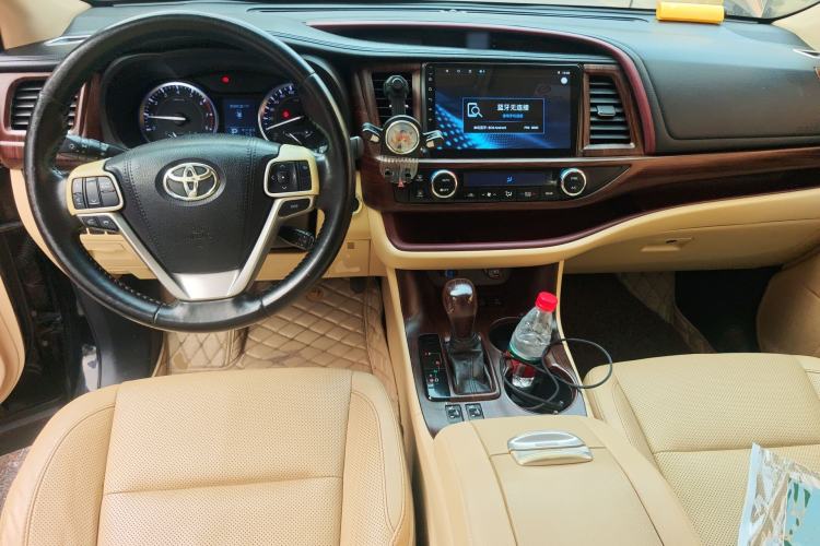 Used Toyota Highlander 2015 2.0T Four-Wheel Drive Luxury Edition 7-Seater Center Console