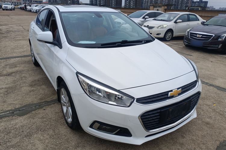 Used Chevrolet Cruze 2015 1.5L Automatic Luxury Edition Front Right 45 Deg