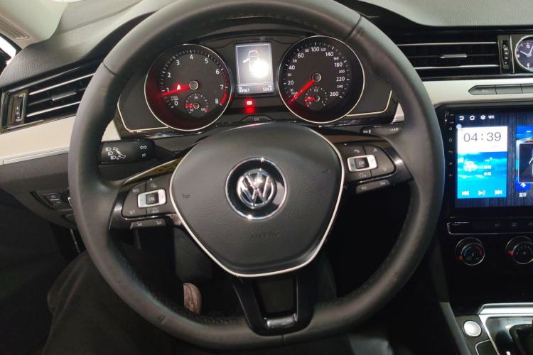 Used Volkswagen Magotan 2018 330TSI DSG Advanced Model Steering Wheel
