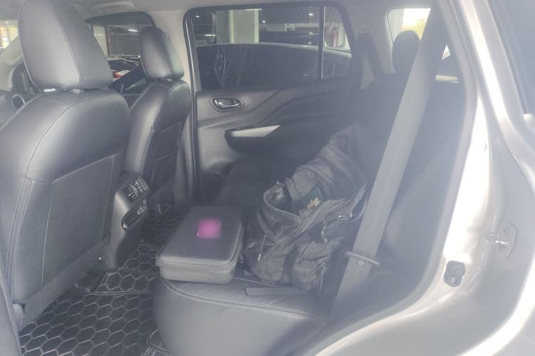 Used Nissan Terra 2018 2.5L Automatic 4x4 Luxury Edition