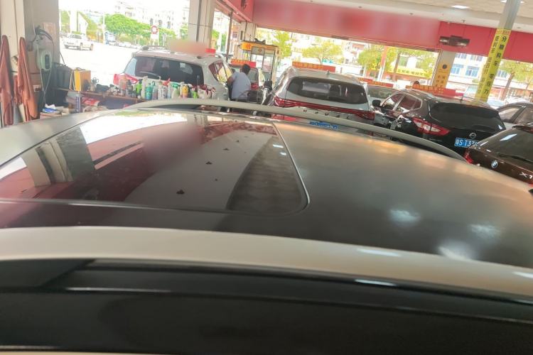 Used Venucia T90 2017 2.0L CVT Smart Edition Roof