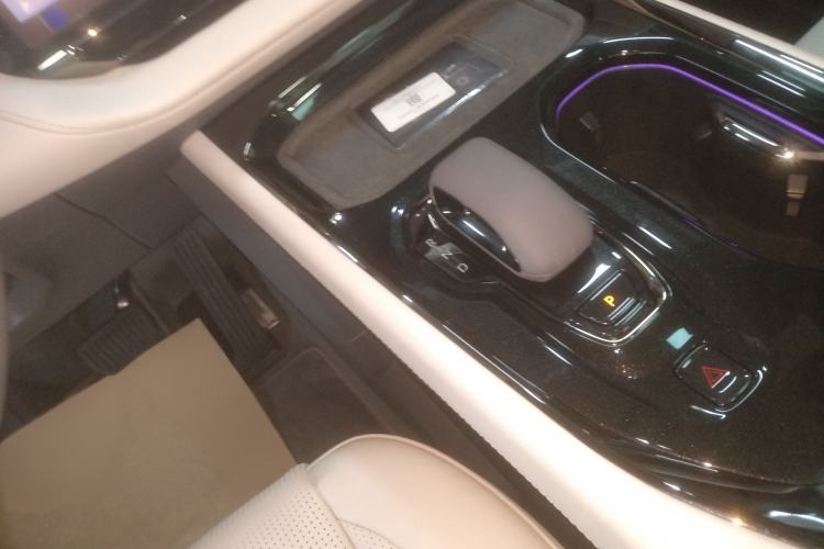 Used Zeekr 009 2024 7-Seater Aisle Version 108 kWh
