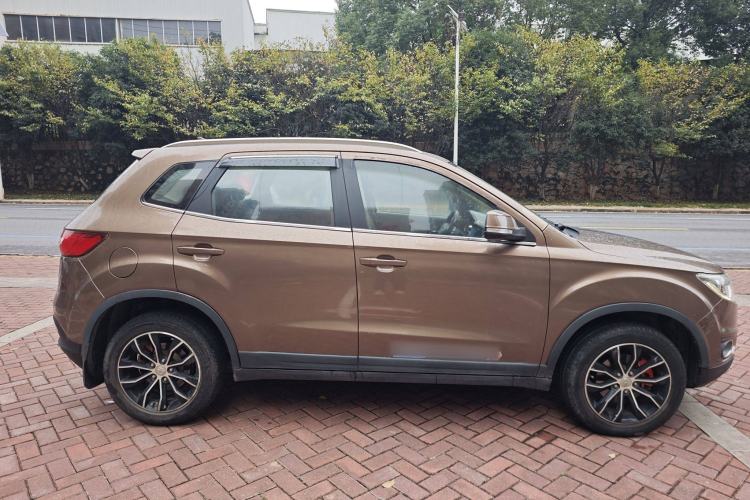 Used FAW Senya R7 2016 1.6L Manual Luxury Model
