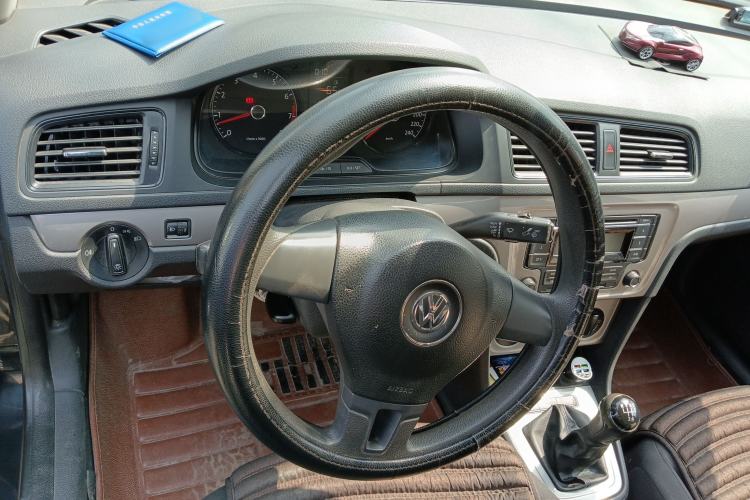 Used Volkswagen Lavida 2013 1.6L Manual Fashion Edition Steering Wheel