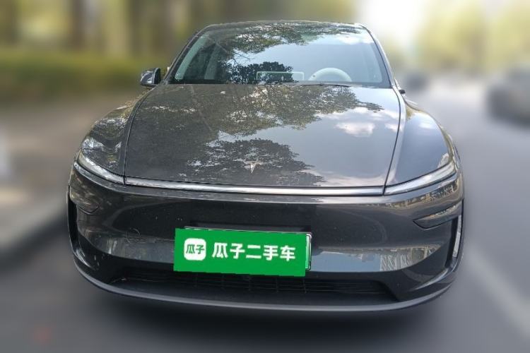 Used Tesla Model Y 2025 Long-Range All-Wheel Drive First Edition
