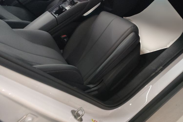 Used BYD Qin L 2025 DM-i Smart Drive 120KM Leading Model