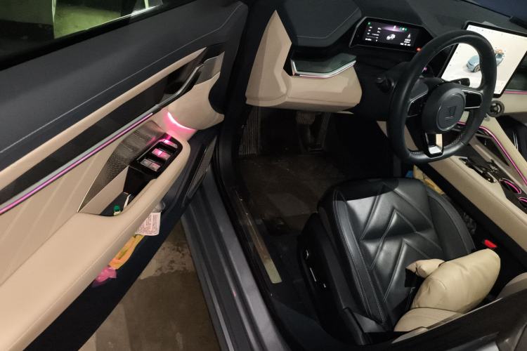 Used Zeekr 001 2023 WE Edition 86 kWh Driver Seat