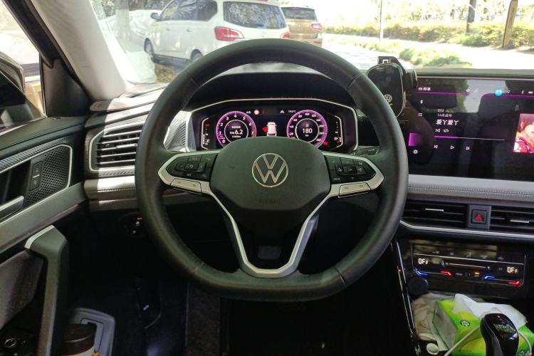 Used Volkswagen Tayron 2024 330TSI Two-Wheel Drive Luxury Plus Advanced Version Steering Wheel