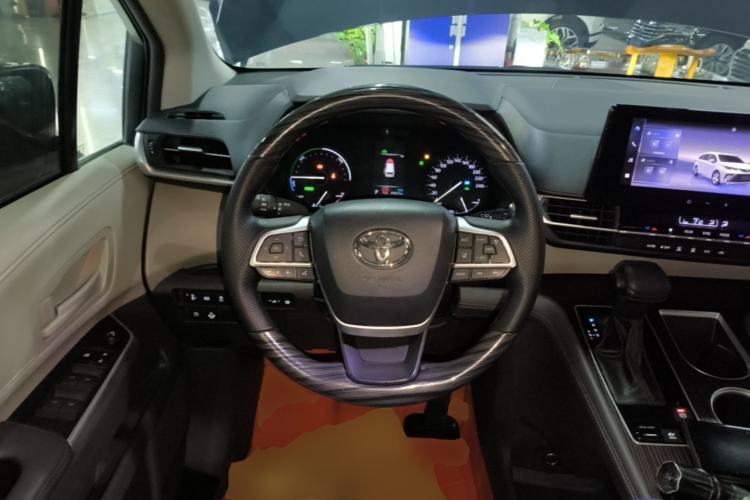 Used Toyota Granvia 2024 2.5L Hybrid Comfort Edition