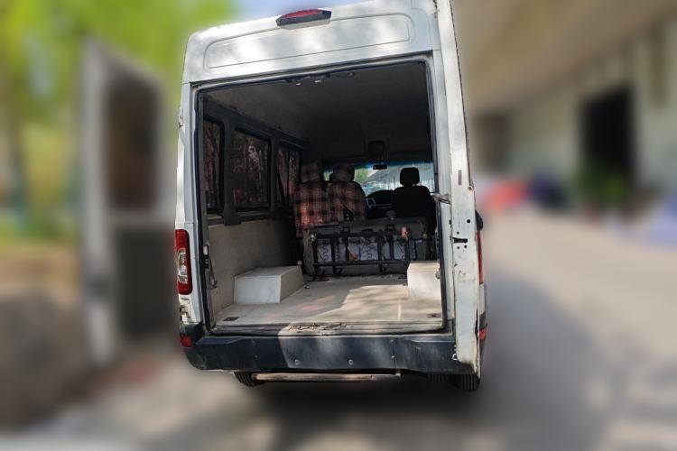 Used Iveco Power Daily 2017 2.5T Deluxe A37 High-Roof 6-7 Seater Bus 47Z5 Trunk