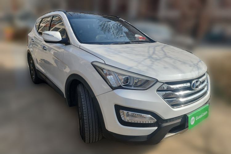 Used Hyundai Santa Fe 2015 2.0T Automatic Two-Wheel Drive Smart Version 5 Seats