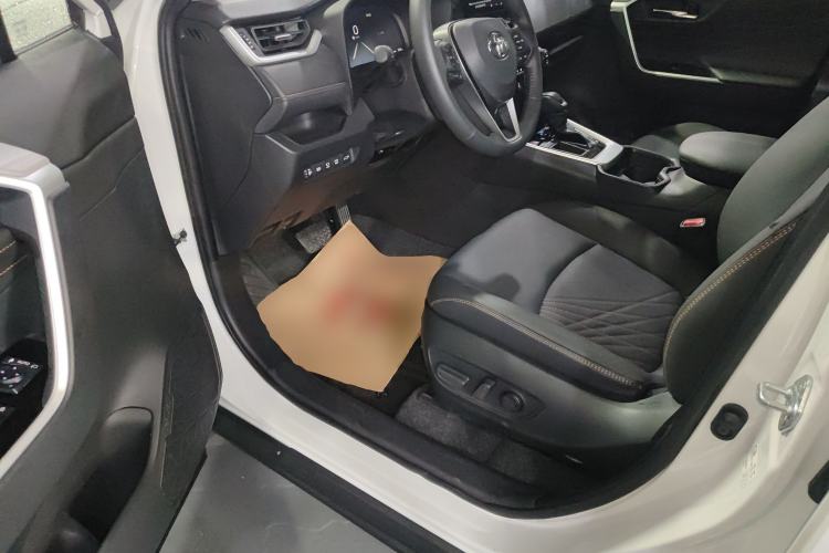 Used Toyota RAV4 2024 2.0L CVT Two-Wheel Drive Fashion Plus Edition Driver Seat