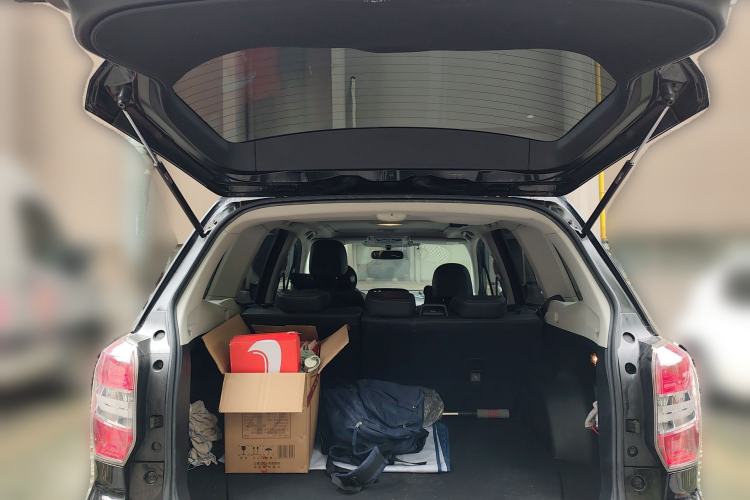 Used Subaru Forester 2014 2.0i Automatic Luxury Edition Trunk