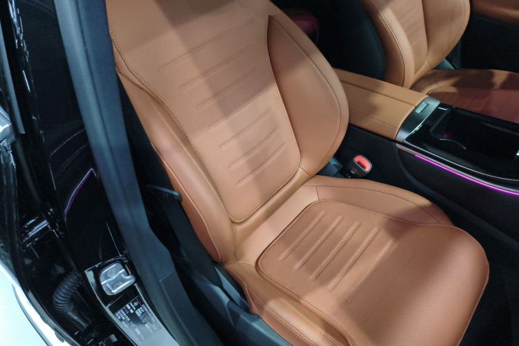 Used Mercedes-Benz GLC 2025 GLC 300 L 4MATIC Dynamic Model 5 Seats
