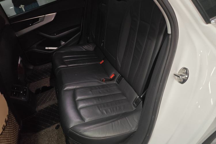 Used Audi A4L 2018 30th Anniversary Edition 40 TFSI Fashion Model Left Rear Seat