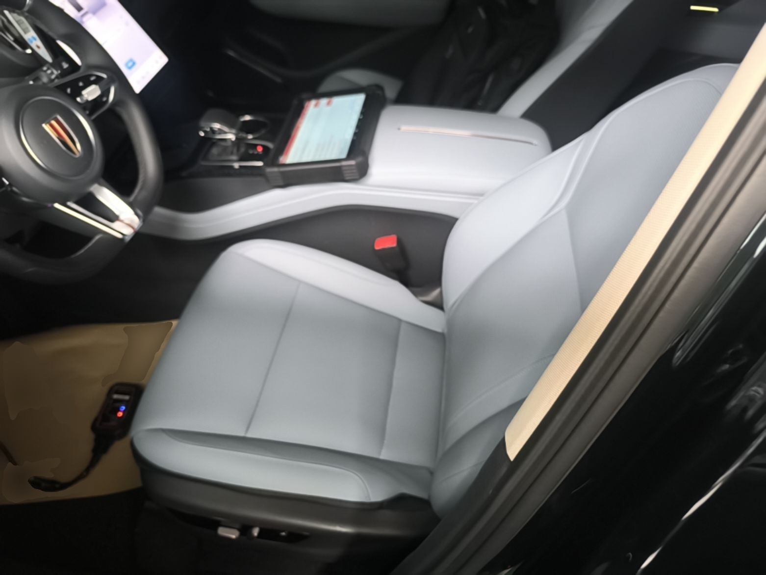 Hongqi HS3 PHEV 2025 Model 125km Jingwei PLUS 2 Millionth Anniversary Edition — снимка 17
