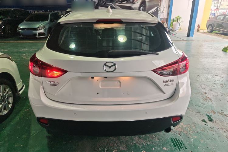 Used Mazda Mazda 3 Axela 2016 Hatchback 1.5L Automatic Luxury Model