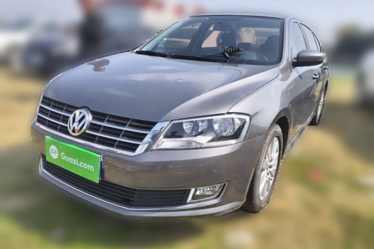 Used Volkswagen Lavida 2013 Restyled Classic 1.6L Manual Comfort Edition