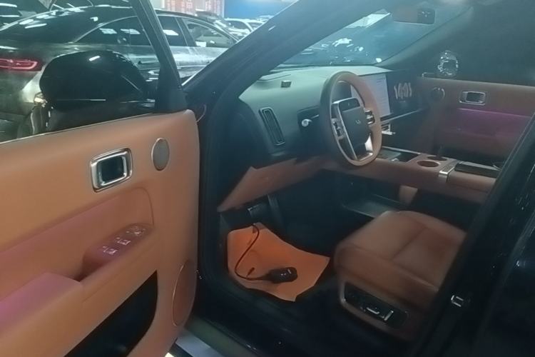 Used Li Auto L8 2025 Max Smart Refresh Edition
