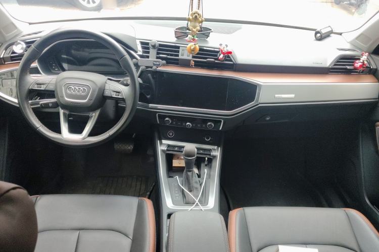 Used Audi Q3 2022 35 TFSI Fashionable and Elegant Model
