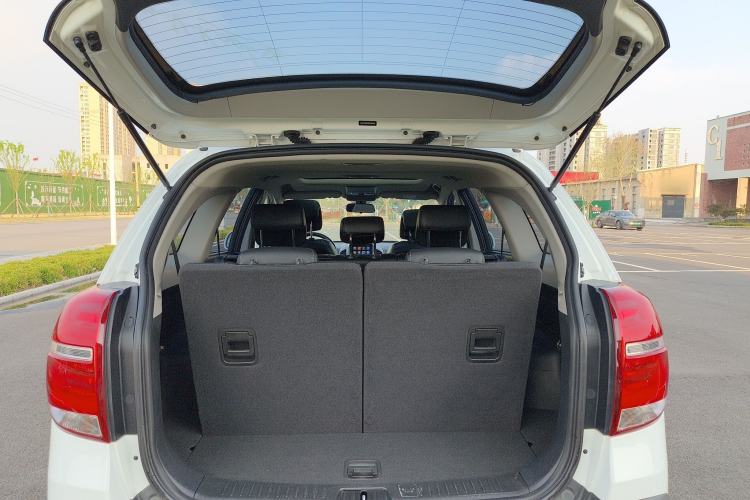 Used Chevrolet Captiva 2017 2.4L 4x4 Flagship Edition 7-Seater
