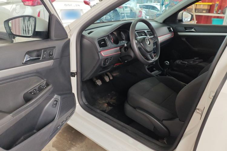 Used Volkswagen Lavida 2017 1.6L Manual Fashion Edition