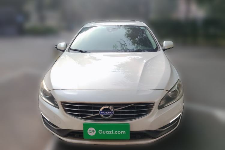 Used Volvo S60 2015 S60L 2.0T Zhiyuan Edition
