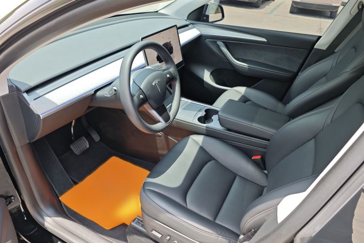 Used Tesla Model Y 2023 High-Performance All-Wheel-Drive Version