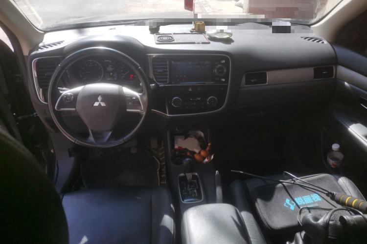 Used Mitsubishi Outlander 2013 2.4L 4x4 Luxury Navigation Edition 5 Seats