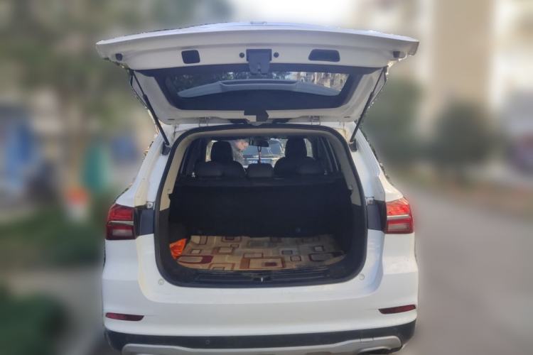 Used Roewe RX5 2018 20T Two-Wheel Drive Automatic Internet Smart Edition
