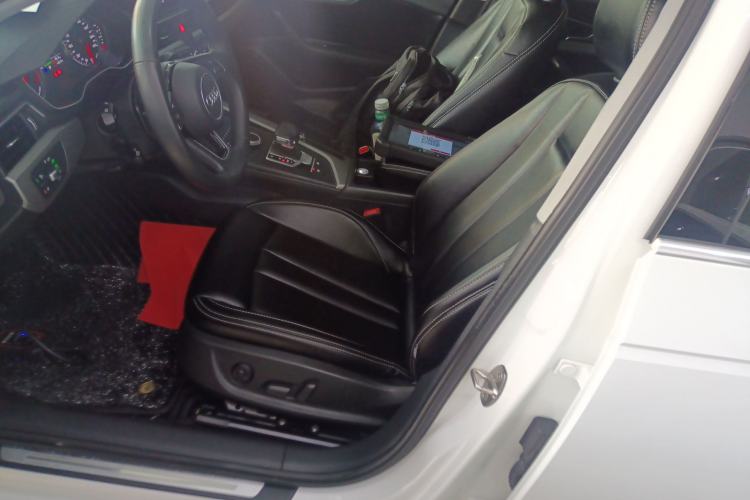 Used Audi A4L 2019 40 TFSI Ambition Version China V