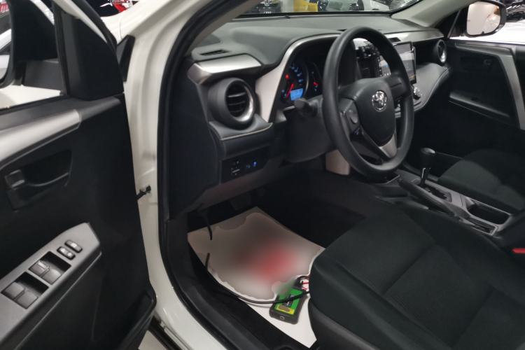 Used Toyota RAV4 2019 2.0L CVT Two-Wheel Drive Pioneer Edition China V Standard
