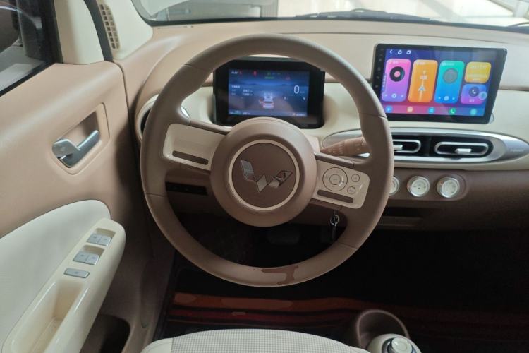 Used Wuling Hongguang MINIEV 2025 Four-Door Version Advanced Edition Steering Wheel