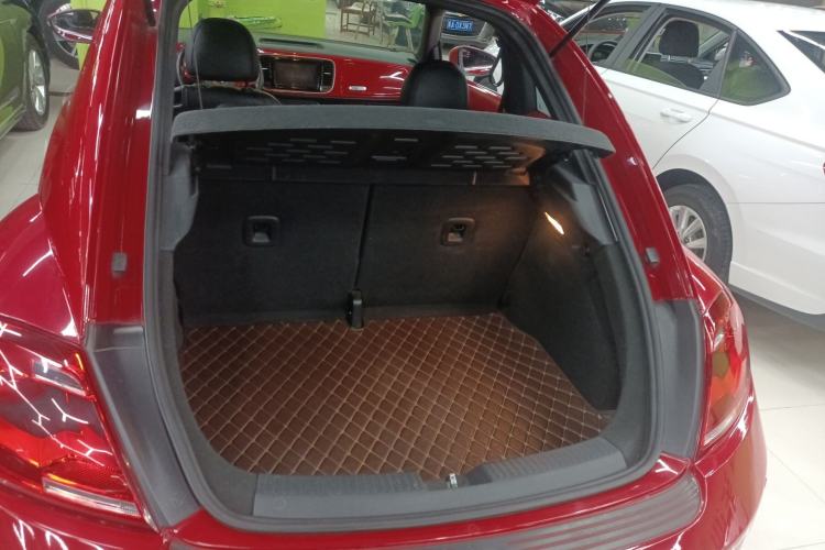 Used Volkswagen Beetle 2014 1.4TSI Fashion Edition Trunk