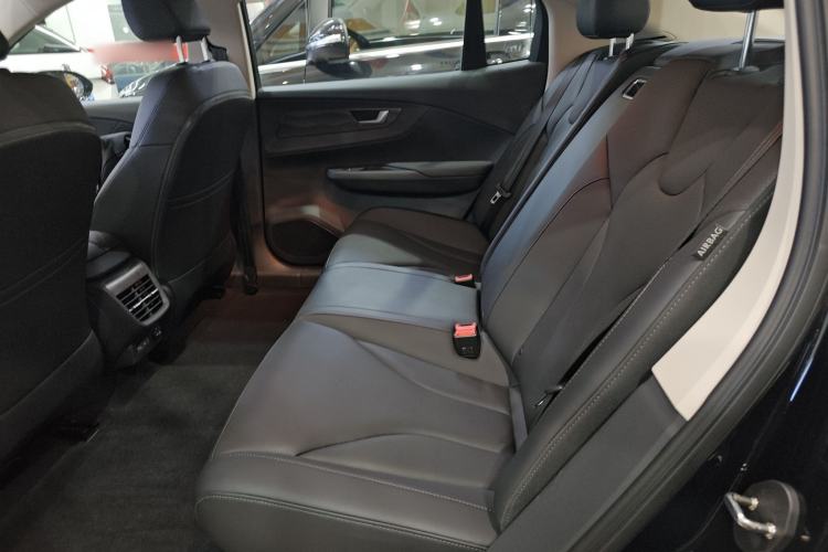 Used Hongqi E-QM5 2023 Base Travel Edition