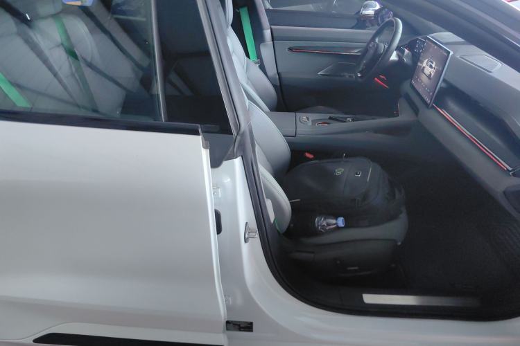 Used Zeekr 001 2023 WE Edition 100 kWh
