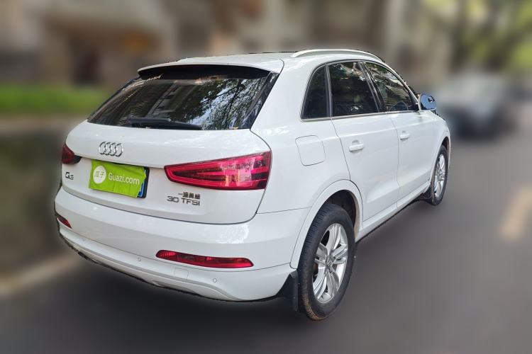 Used Audi Q3 2015 30 TFSI Comfort Model Rear Right 45 Deg