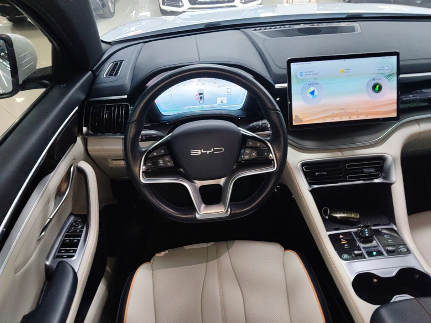 BYD Song PLUS New Energy 2024 Honor Edition EV 520km Flagship Model — снимка 13