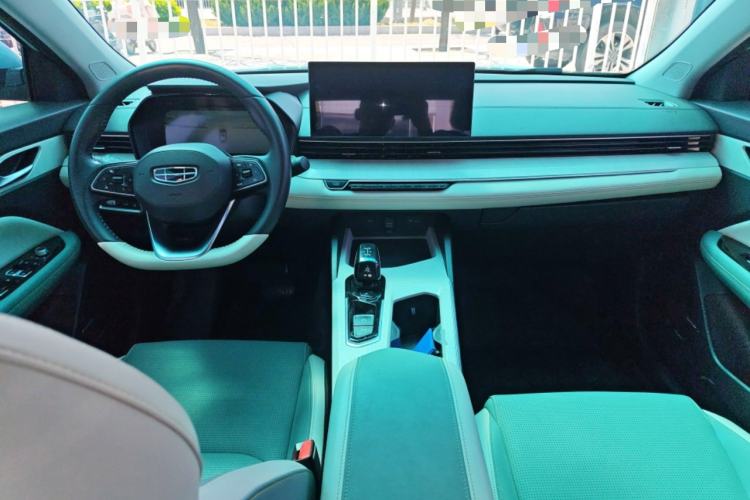 Used Geely Auto Emgrand L HiP 2022 1.5TD-DHT Pro 100KM Super Rui Center Console