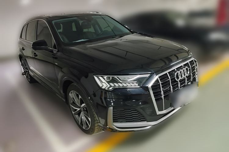 Used Audi Q7 2021 55 TFSI quattro S line Sport model

