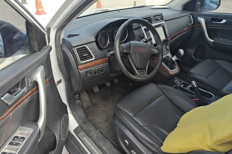 Used Haval H6 2015 Revised Version Sport Edition 1.5T Manual Transmission Two-Wheel Drive Elite Grade