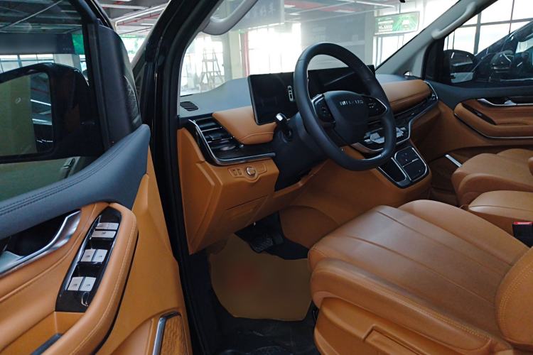 Used SAIC MAXUS G10 2025 MAX 2.0T Automatic Luxury Edition Gasoline 7-Seater
