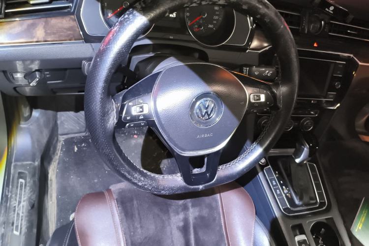 Used Volkswagen Magotan 2018 330TSI DSG Luxury Model
