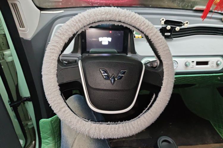 Used Wuling Hongguang MINIEV 2021 Macaron Fashion Model Lithium Iron Phosphate Steering Wheel