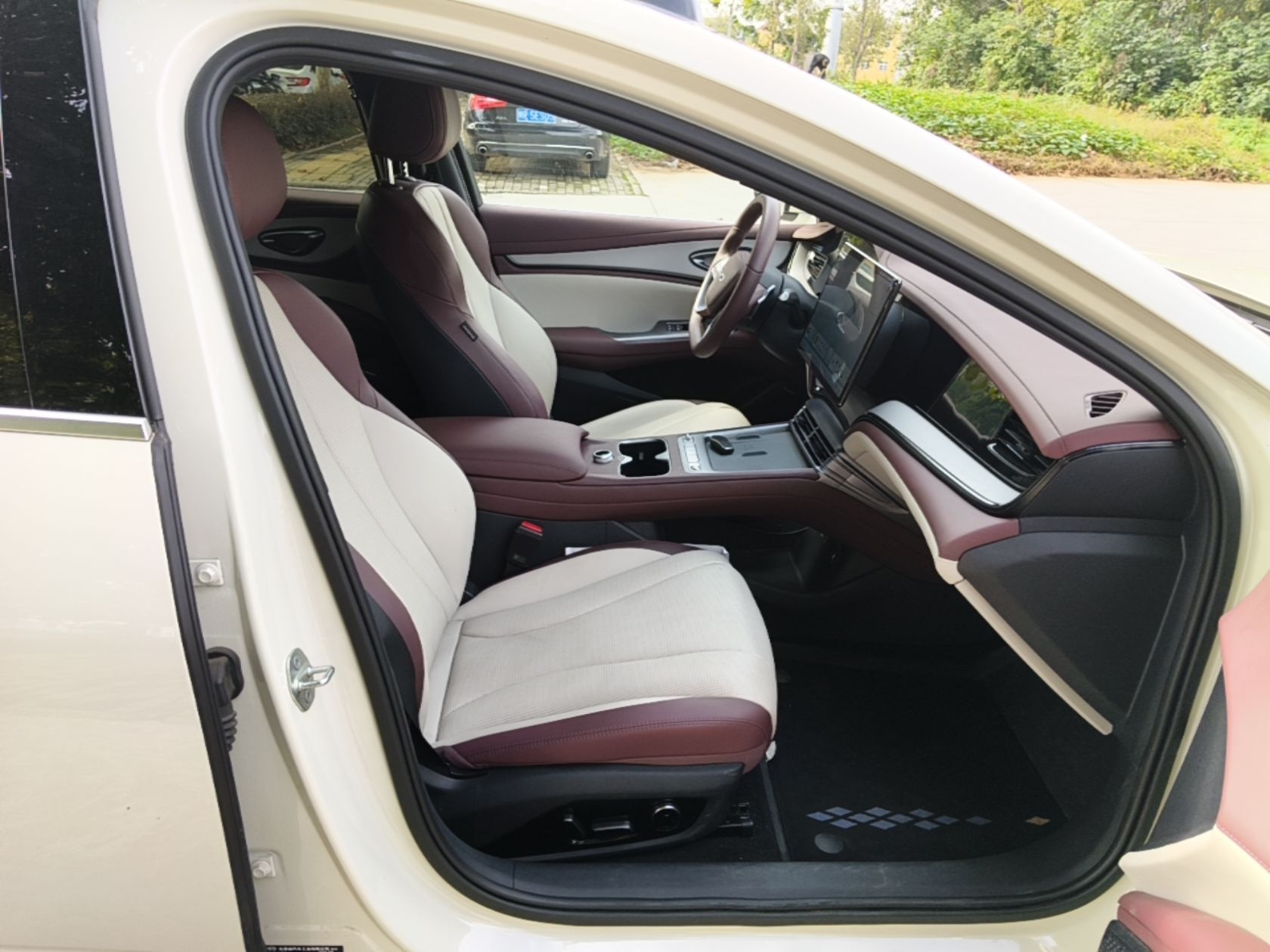 BYD Seal 07 DM-i 2026 DM-i 1.5T 230km Flagship Edition — снимка 19