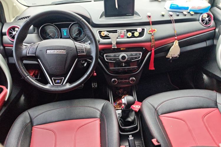 Used Haval H1 2016 Revised Version Blue Badge 1.5L AMT Luxury Edition Center Console