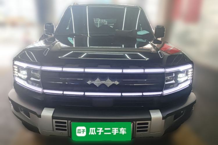 Used Formula Leopard 5 2023 Navigator Edition
