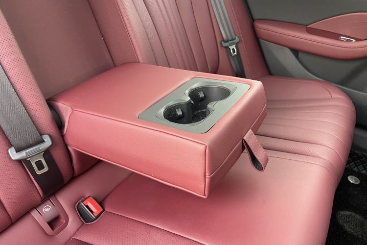 Used Hongqi H5 2025 2.0T Automatic Xuan Ying Edition
